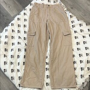 Women’s Tan Cargo Pants